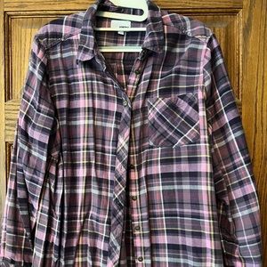 Adorable fall Purple plaid button down
